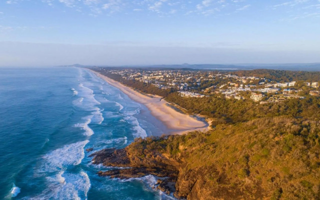 Unit 2 21 Park Cres Modern Stylish apartment