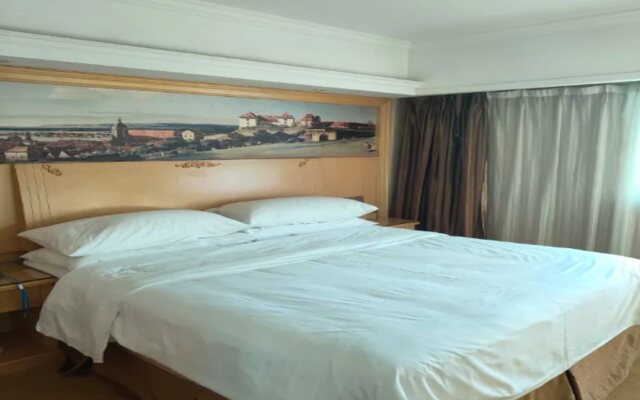 Vienna Hotel Guangdong Huizhou Jiangbei Railway Station