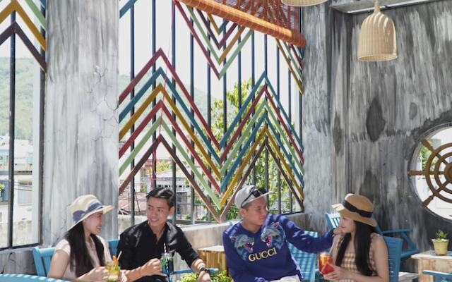 Sea & Sail Hostel