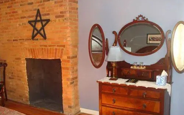 The Tillie Pierce House Inn