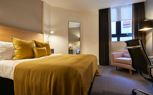 Apex City of London Hotel