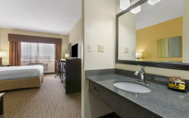 Best Western Plus The Four Corners Inn