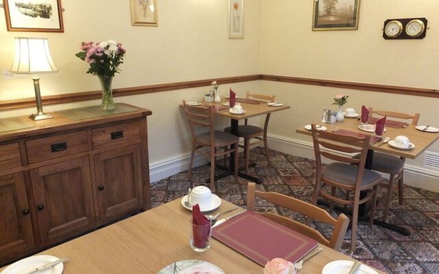 Holmlea Guest House