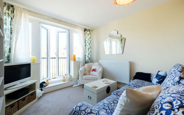 Cosy, Modern 1BR Kilburn Flat for 4
