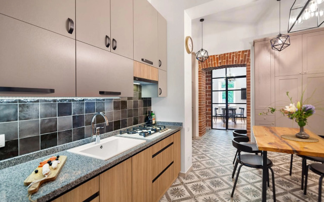 Gallery Art Apartment