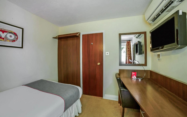 OYO The Bridge House Hotel