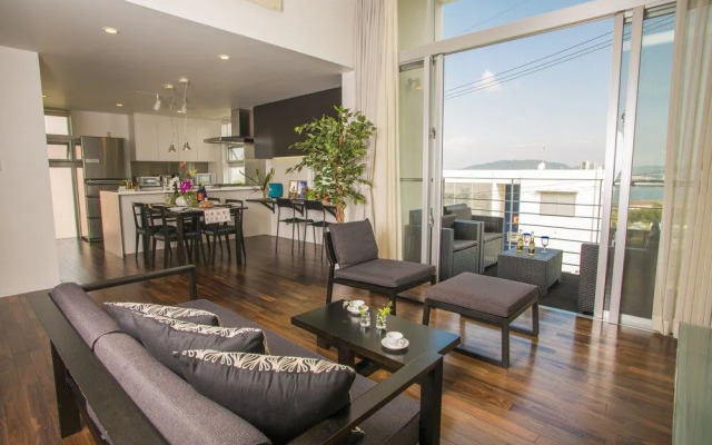 Resort House Plus One