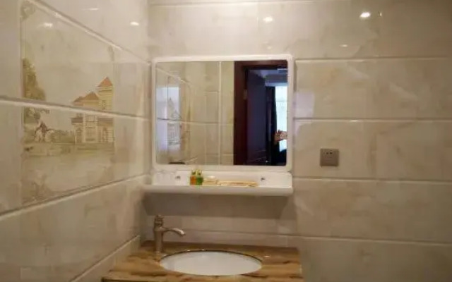 Q+ Shandan Renhe Hotel