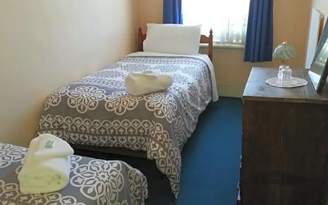 Gladstone Grand Hotel