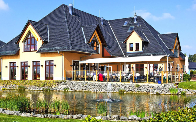 Holiday home in Markkleeberg with a shared pool