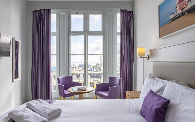 The Carlton Hotel