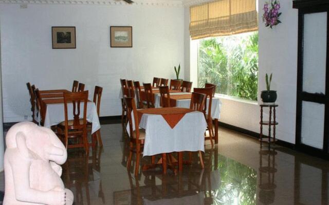 Mom's Guesthouse