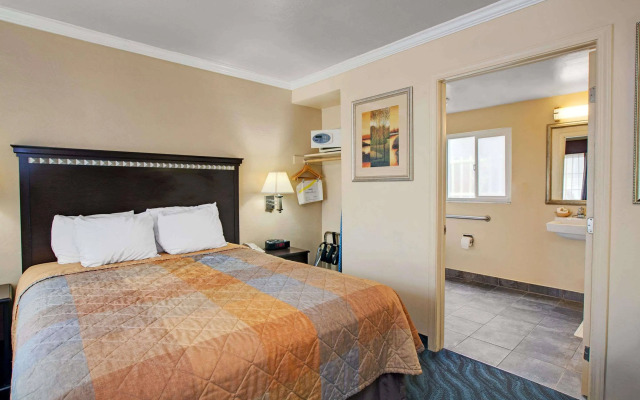 Super 8 By Wyndham Berkeley