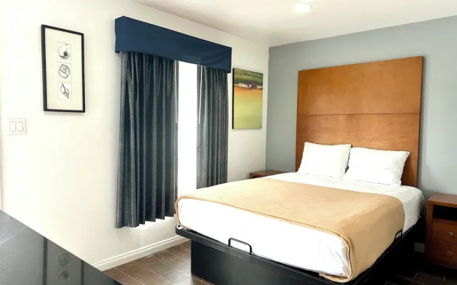 Oceanside Inn & Suites