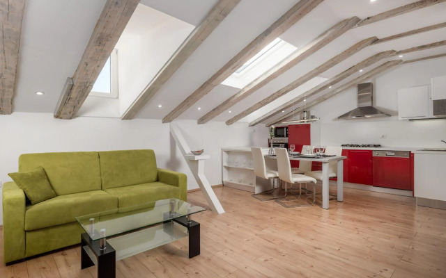 Sweet Nest Under the Dome