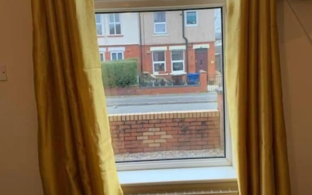 Busybee - Guest House- Self service