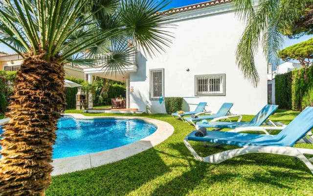 Villa Moongate