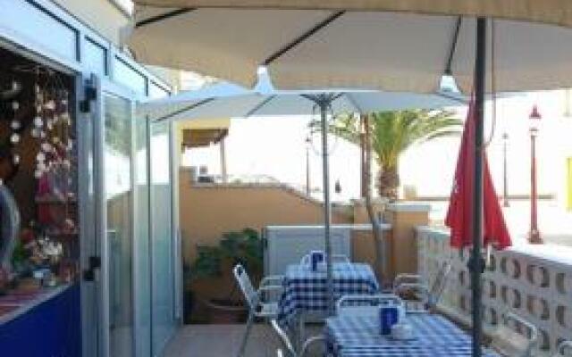 Hostal Cubelles