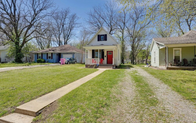 Springfield Home < 1/2 Mi to Commercial Street!