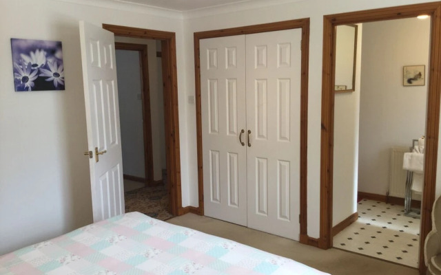 Inverness Apartments - Golf View