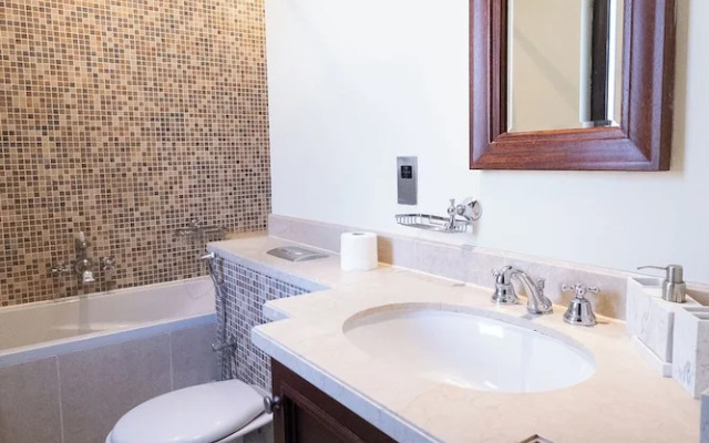 Reehan 1 - Happy Season - 2BR - Downtown