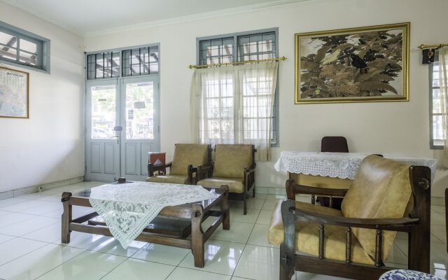 Pondok Kurnia by OYO Rooms