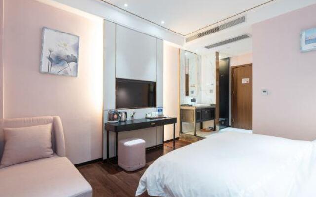 Shantou Lian Hotel(Shantou High-speed Railway Station Xinyicheng)