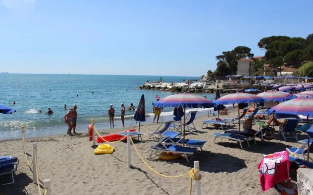 Cinque Terre Campsite Chalet 328 Near the sea