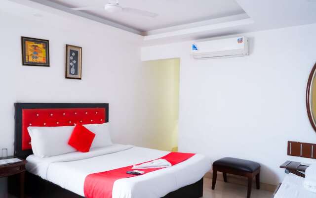 Roomshala 054 Hotel Mahal