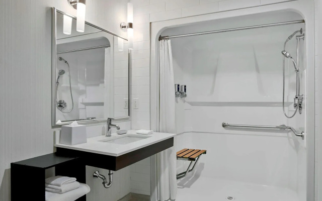 Four Points by Sheraton Edmonton International Airport