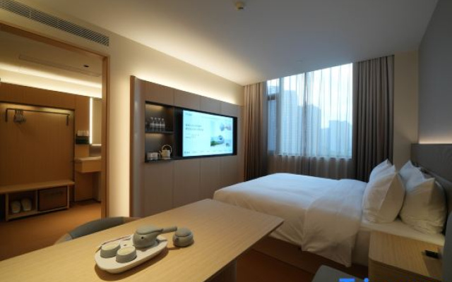 JI Hotel (Ningbo Railway Station Longhu Ningbo Haishu Tianjie)