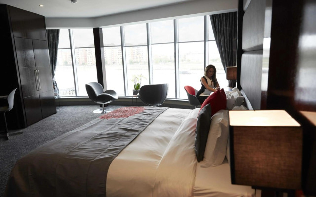 Rafayel on the Left Bank