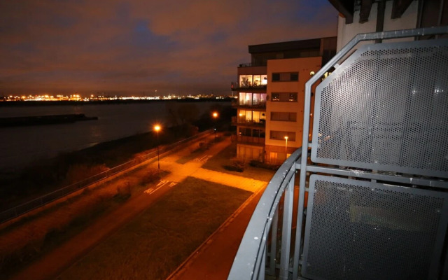 2 Beds Riverview HillHouse Apartment