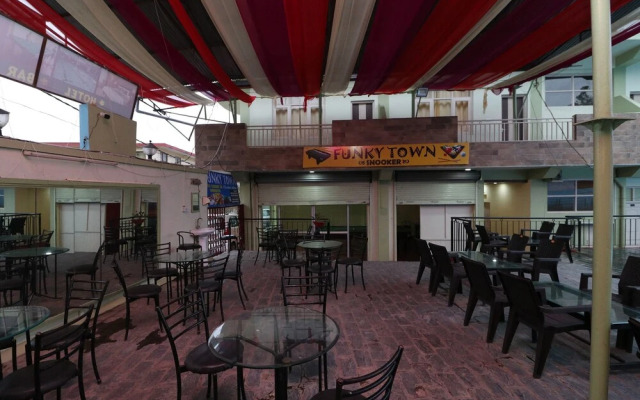 OYO 26672 Funky Town
