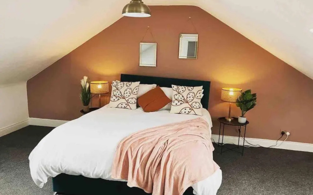 Rose Cottage - 5 Person, City Centre With Parking