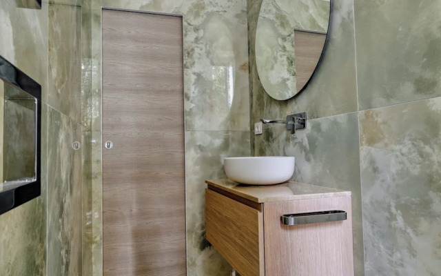 Chic flat with easy city centre access