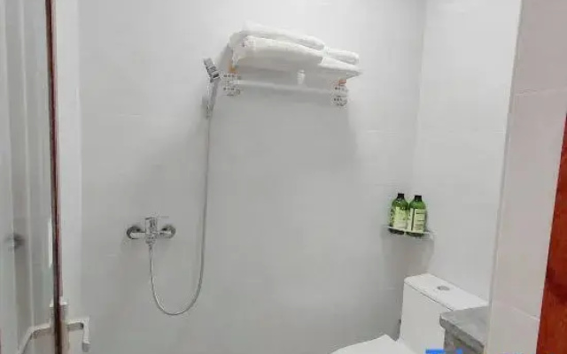 Zhaoqing Shiguang Apartment (Checheng Bar Street)