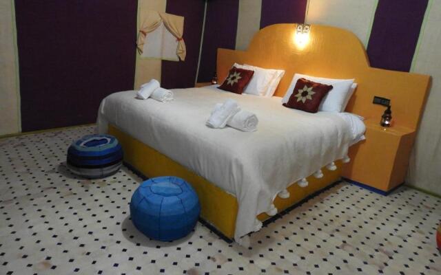 Room in Lodge - Sleep In Luxury Tent In Desert !
