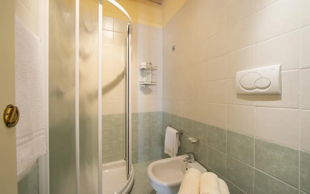 Yellow Apartment Desenzano With Smart TV