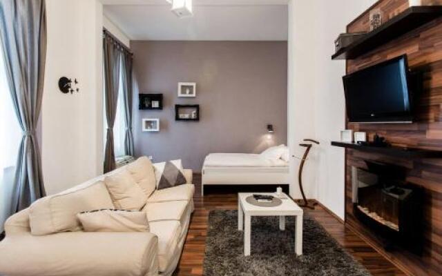 Orsi's sweet & lovely home