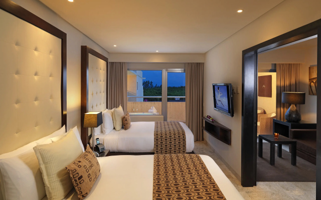 Royal Service at Paradisus La Perla