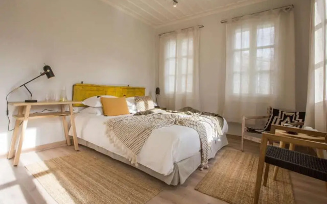 Amymone Suites