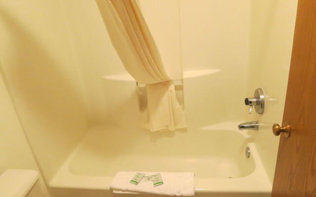Bay City Inn