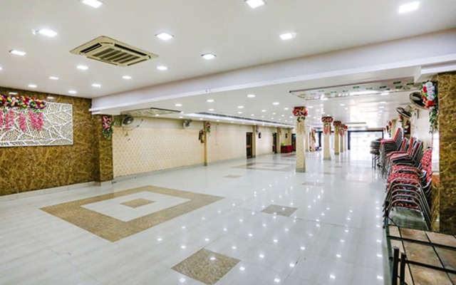 Fabhotel Maharoopa
