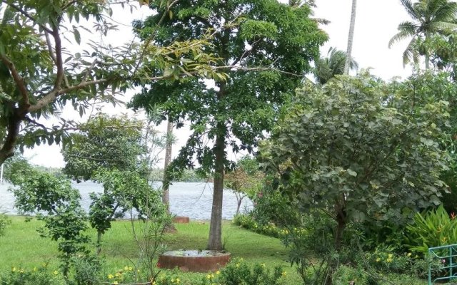 Vembanad Lake Villas