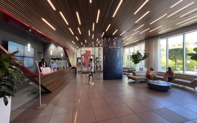 23rd floor Luxury & Spacious BeachWalk Resort Apartment with Amazing View