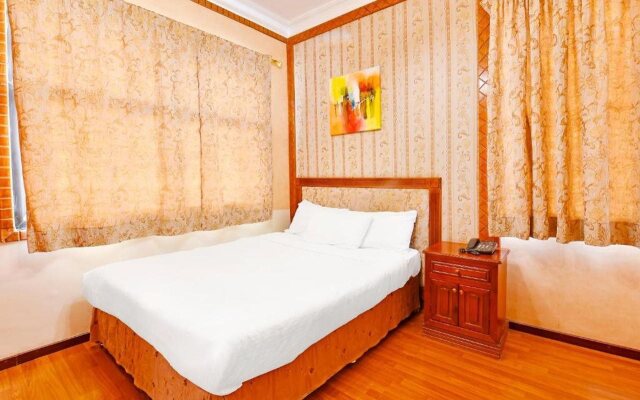 Capital O 125 Moon Plaza Hotel