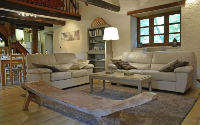 Cozy Mansion in Brandonnet With Swimming Pool