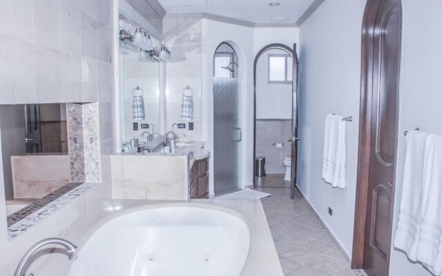 Esmeralda Luxury Resort