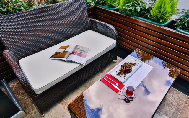 Business Life Boutique Hotel